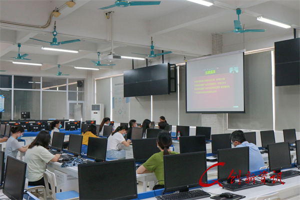 2-线下会议现场.jpg