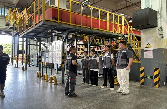 企业导师教授学生.jpeg 企业导师教授学生.jpeg