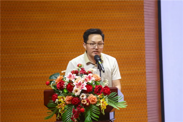 企业代表李攀峰先生致辞.png