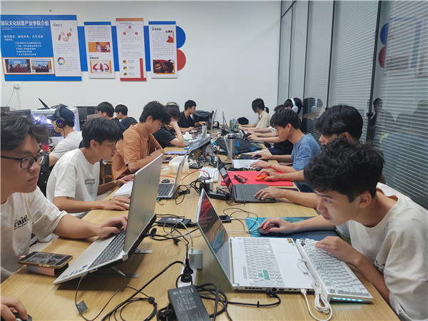 2024级学生产教融合课程中.png