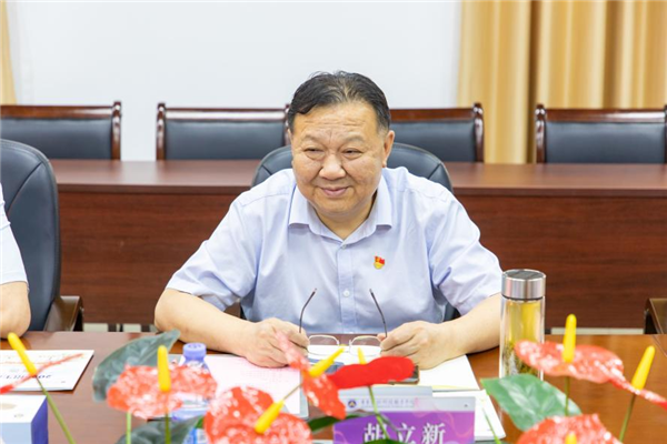 广东培正学院人文学院院长 胡立新.png