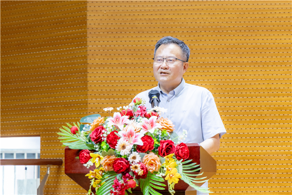 广东百安建设科技集团有限公司总经理陈业彪作为优秀企业代表分享合作经验.png 广东百安建设科技集团有限公司总经理陈业彪作为优秀企业代表分享合作经验.png