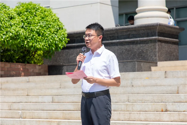 学校副校长兼董事长助理易晓爽致辞.png
