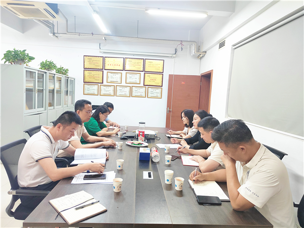 经济管理学院调研现场.png