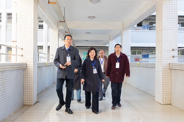 常务副校长李玉春带队巡查.jpg