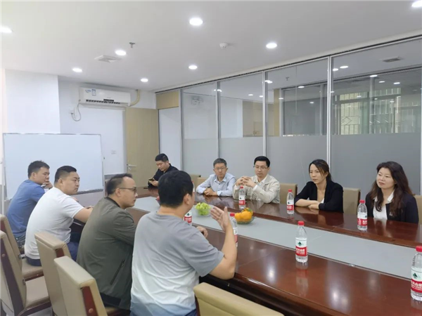座谈会现场2.png