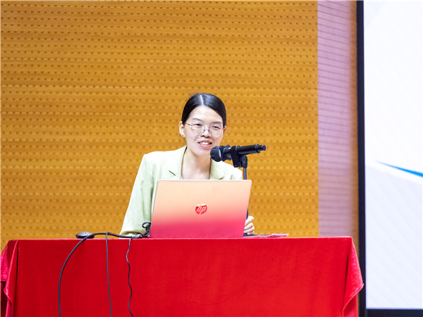 彭荣荣女士专题讲座.png