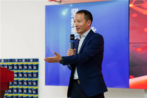 企业代表鲁大勇营运总监讲话.png