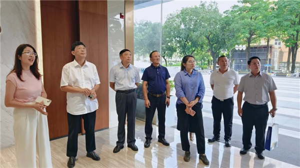 参观交流现场1.png