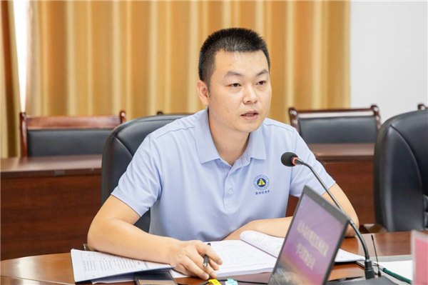 法治办公室主任钟美平解读负面清单核心内容.png