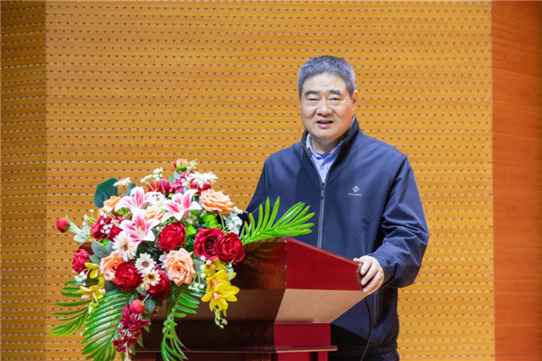 第一届科协秘书长张伯平宣读科学技术协会第二届委员会委员候选人名单.png 第一届科协秘书长张伯平宣读科学技术协会第二届委员会委员候选人名单.png