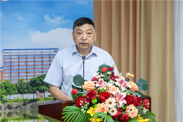 副校长陈粟宋开班仪式上致辞.png