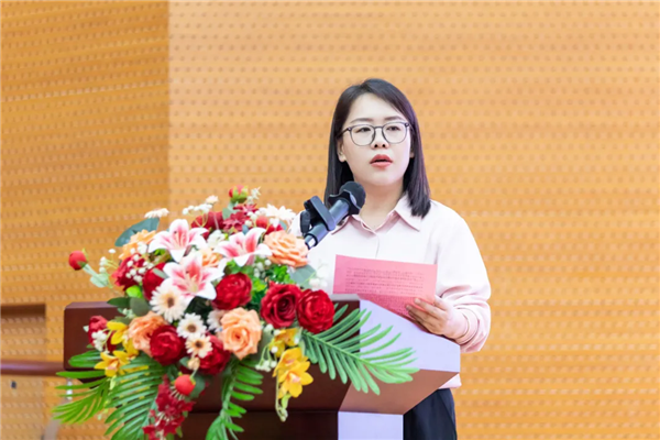 学校党委副书记陈利群致辞.png