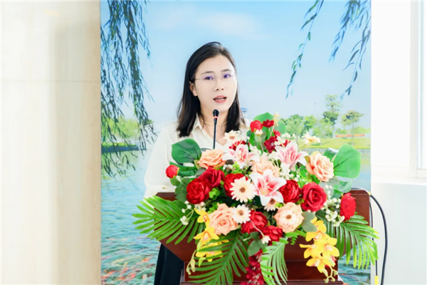 校团委书记陈优.png