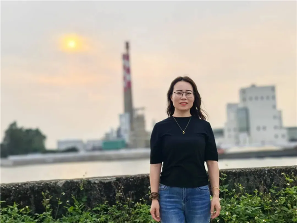 曹志芳老师.png 曹志芳老师.png