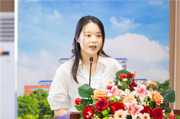 党委办公室副主任张欣欣现场分享.png 党委办公室副主任张欣欣现场分享.png