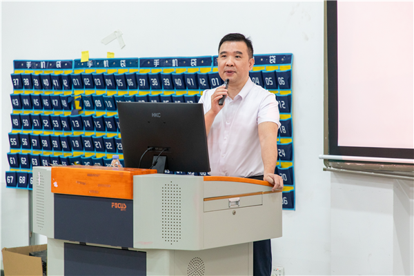 东莞理工学院人力资源部敖荣祥科长讲话.png