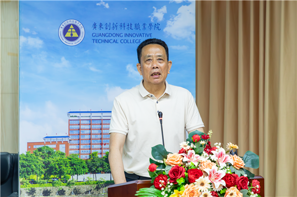 学校常务副校长李玉春总结讲话.png