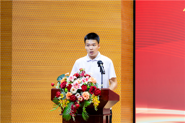 学生代表王政元发言.png