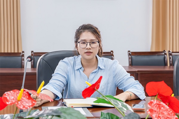 学校副校长方颖珊讲话.jpg