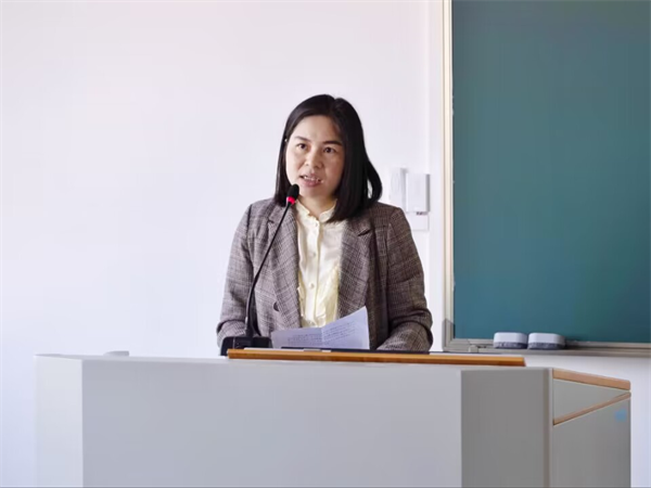 东莞市人力资源和社会保障局厚街分局副局长李妙华讲话.png
