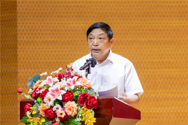 陈粟宋副校长宣读表彰决定.png
