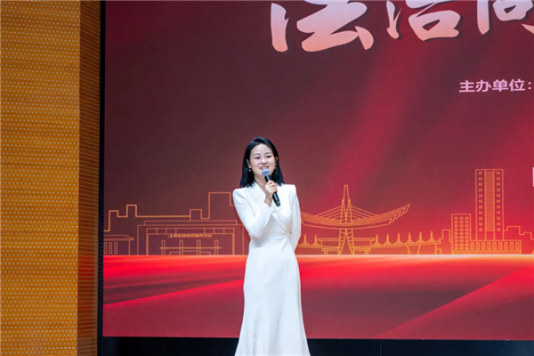 主持人郭云云.png 主持人郭云云.png