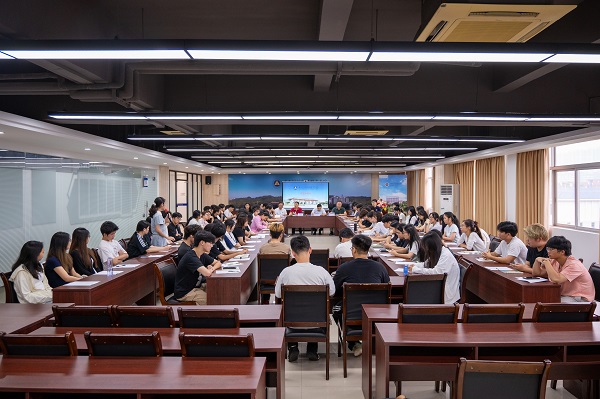 座谈会现场.jpg