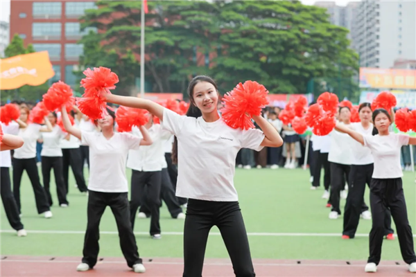 人文教育学院方阵.png