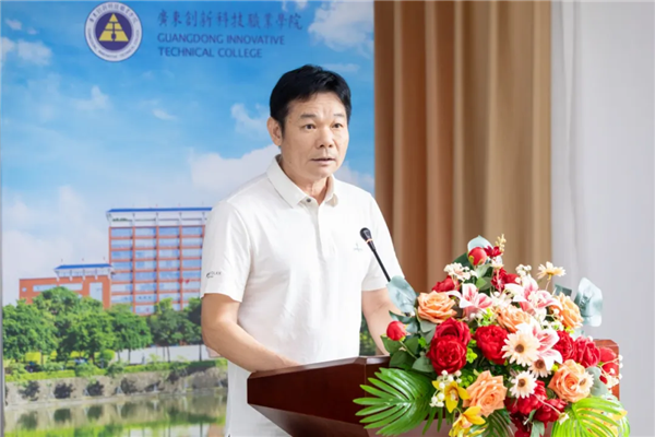学校董事长方植宁.png 学校董事长方植宁.png