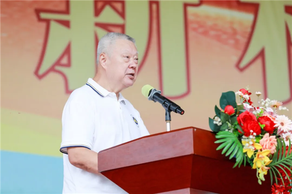校长叶小明致开幕词.png
