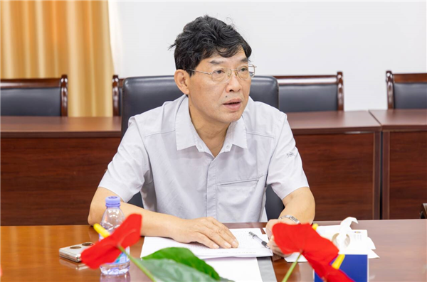 党委邓成良书记讲话.png
