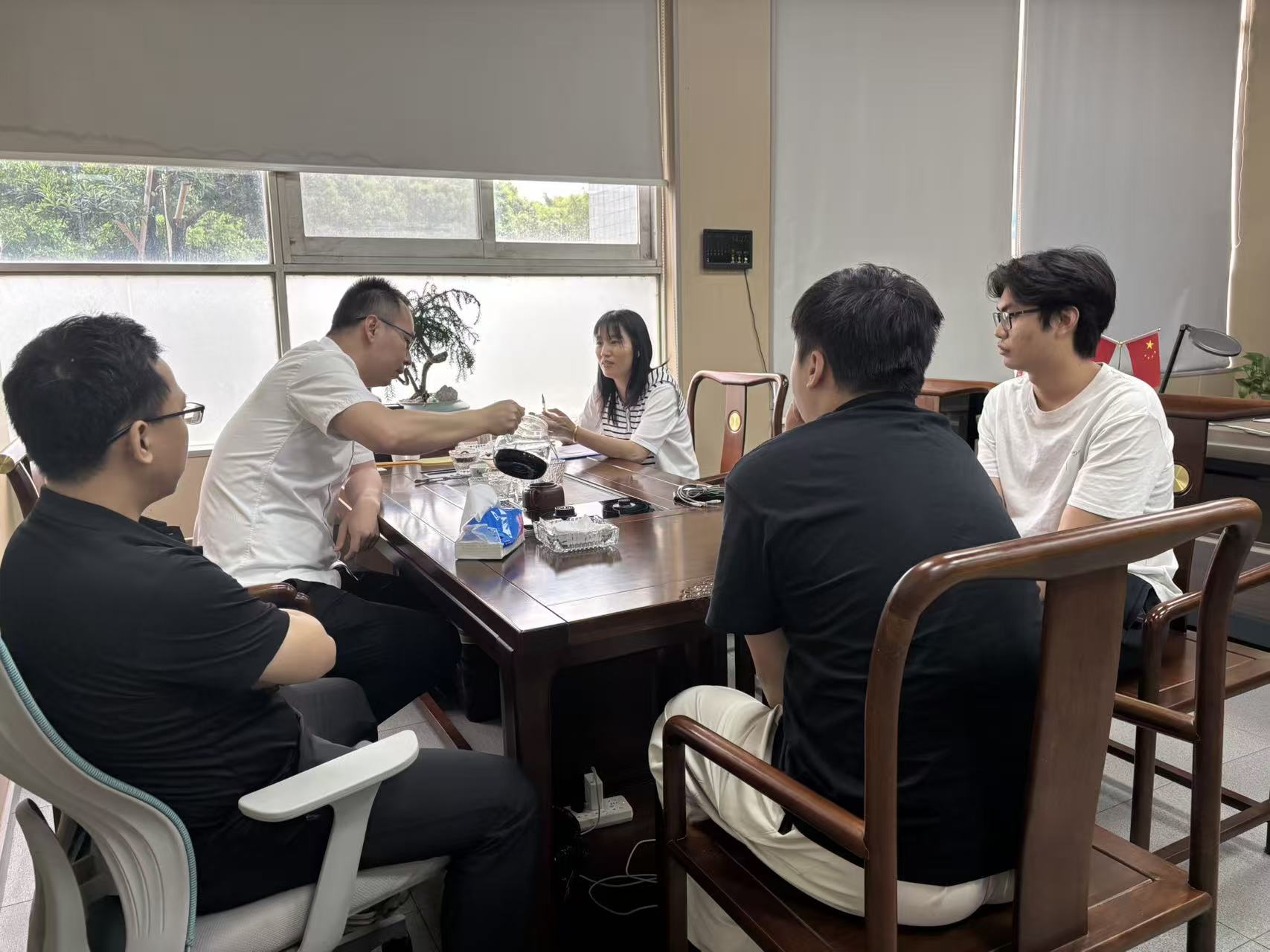 校企深入交流现场.jpg