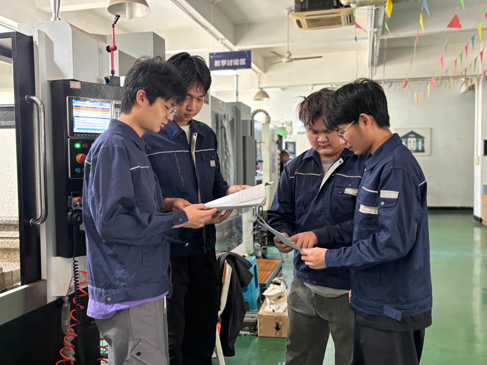 学生备赛日常2.jpg