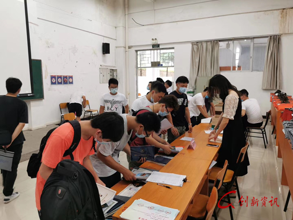 建筑工程学院2020届毕业生返校离校工作圆满完成 (3).jpg