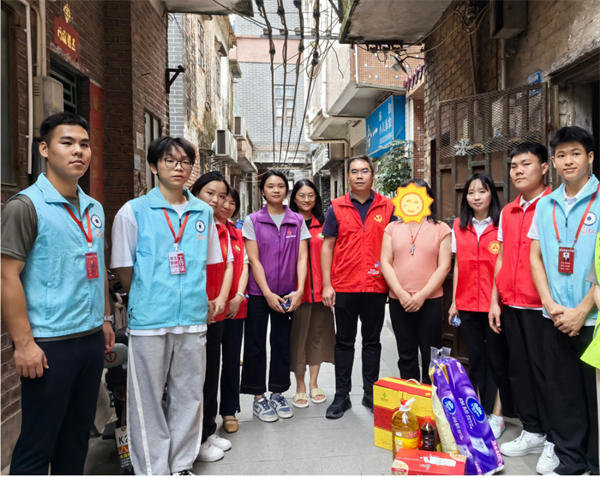 共同合影.png