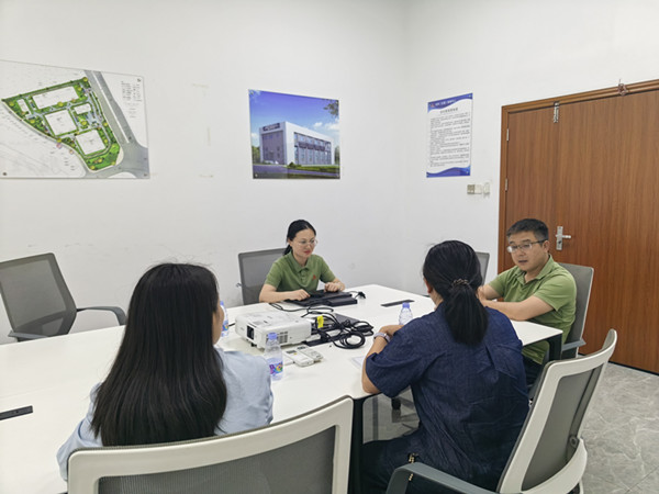 图1 校企双方在交流会上.jpg