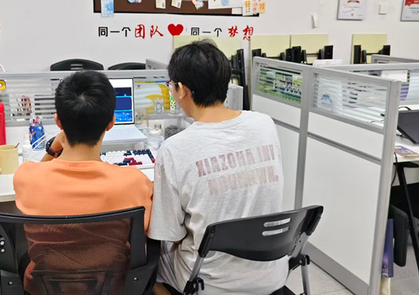 二队备赛.jpg