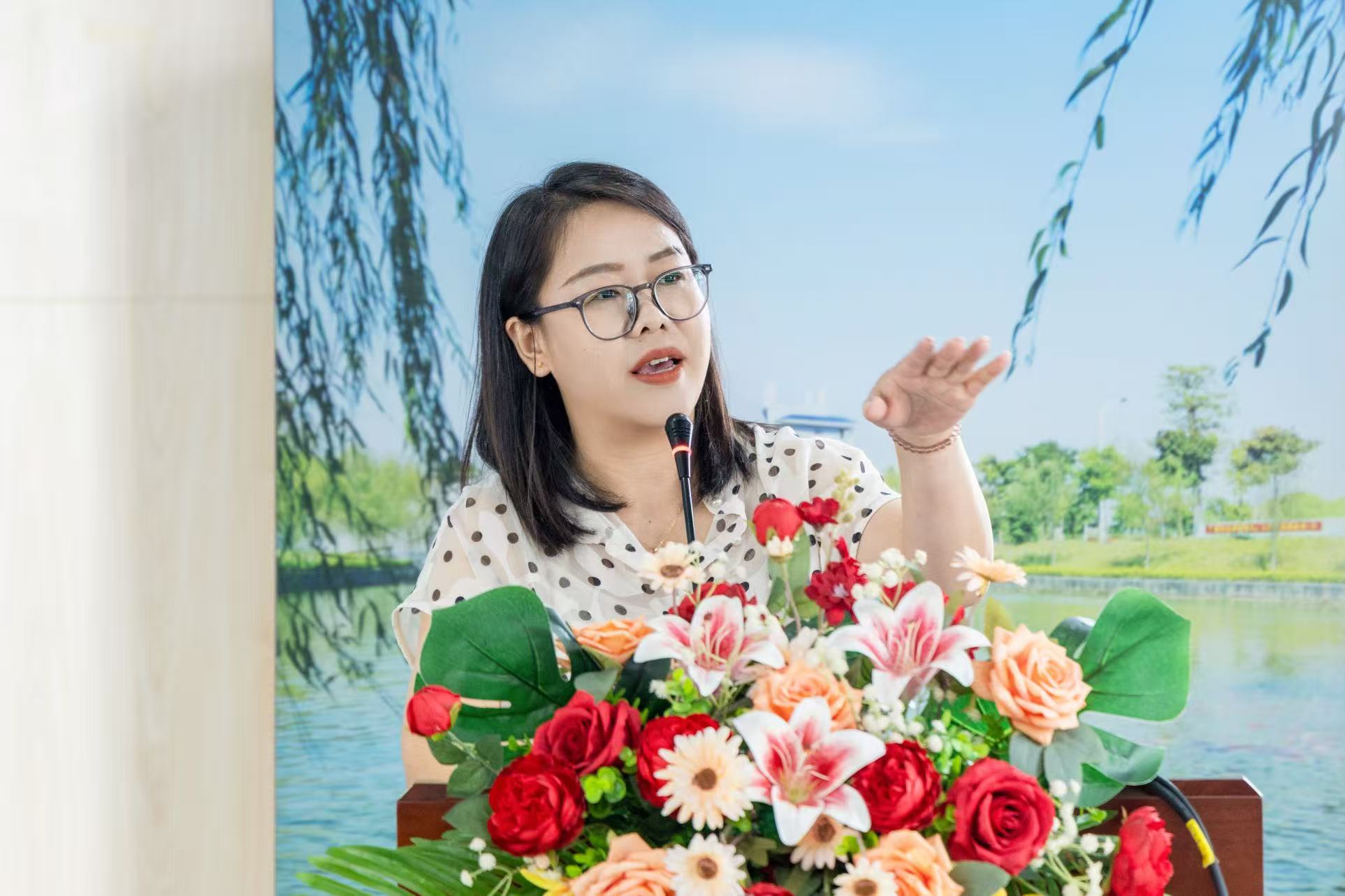 党委副书记陈利群讲话.jpg