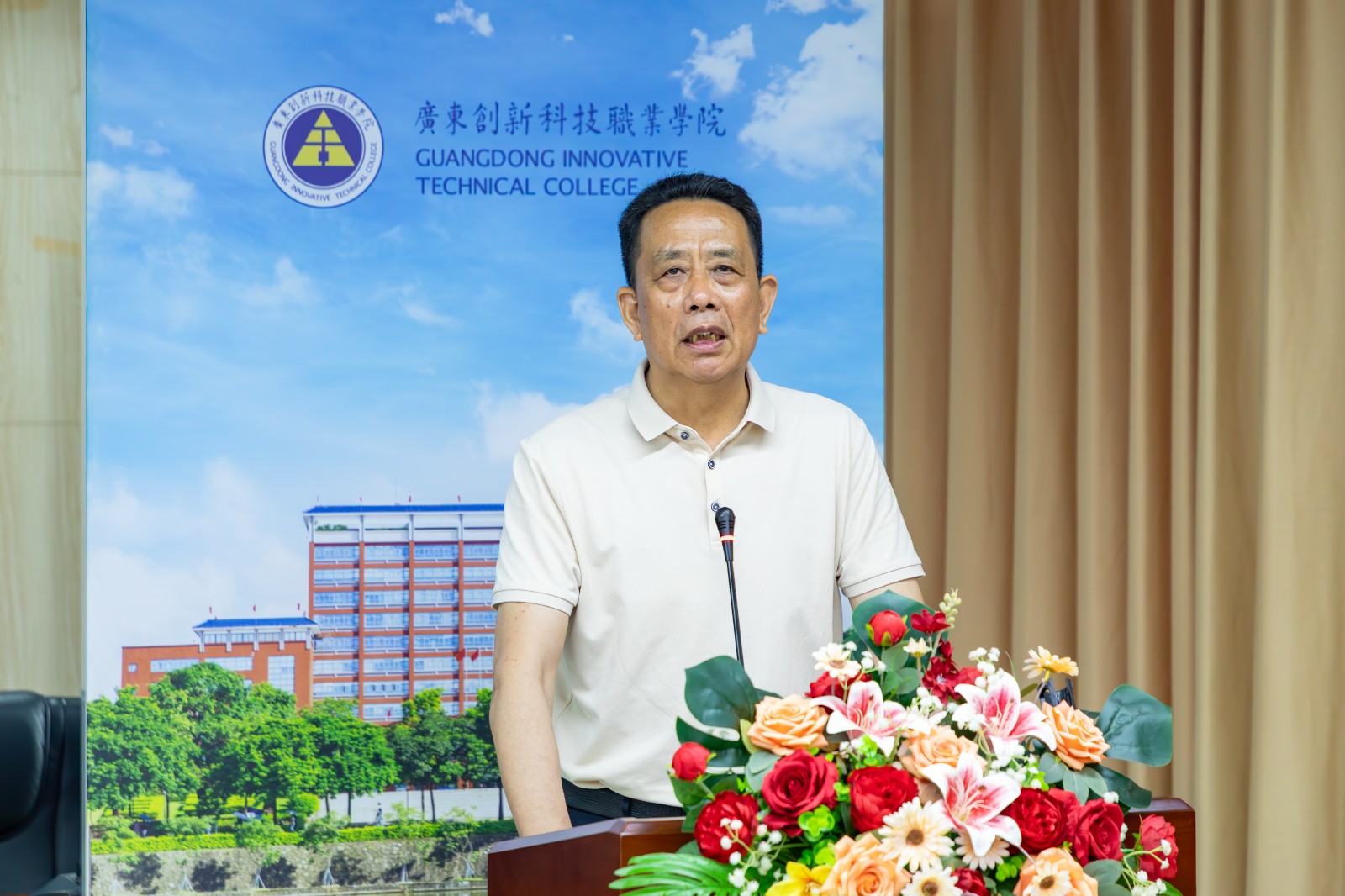 学校常务副校长李玉春总结讲话.jpg