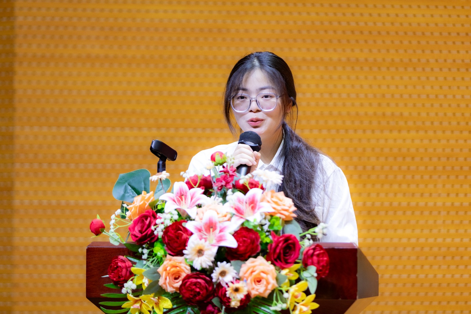 获奖学生代表李盼发言.jpg