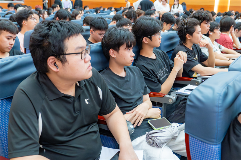 12会议现场.png 12会议现场.png