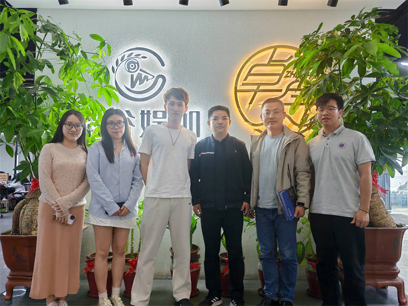 校企双方代表合影 - 副本.png